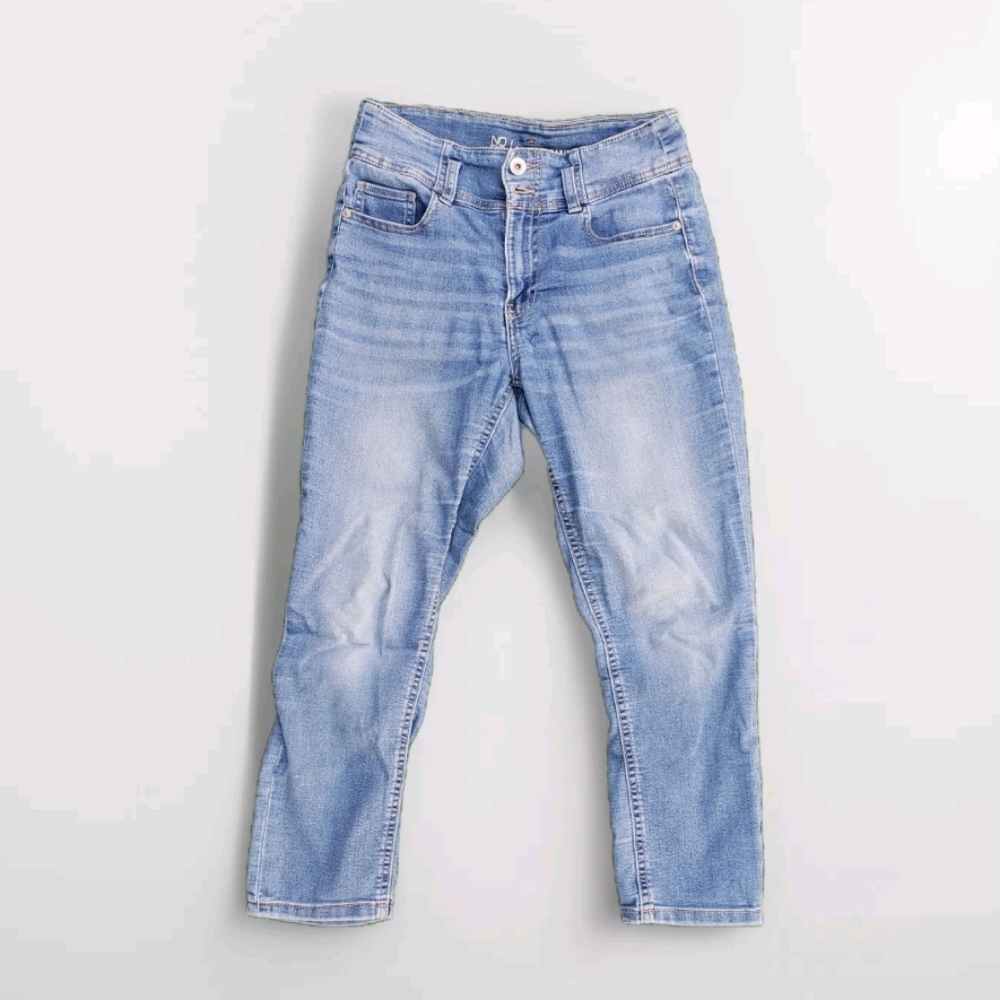 Women's No Boundaries Jeans (7)